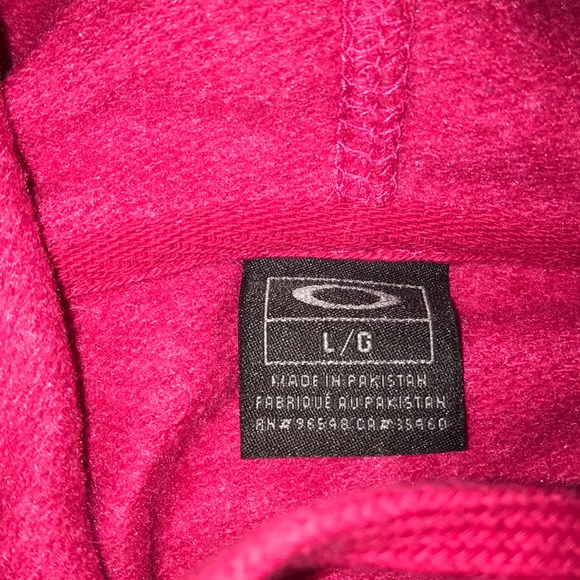 Like new!! Oakley size large zip up! - Picture 3 of 4
